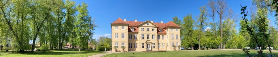 Bild im Header zeigt das Schloss Mirow